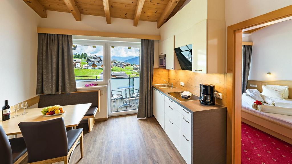 Apart-Hotel Bergkoenig Fiss Esterno foto