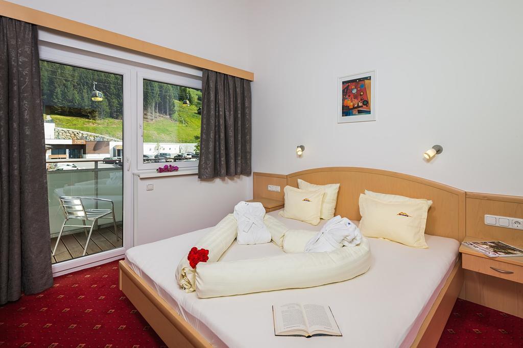 Apart-Hotel Bergkoenig Fiss Esterno foto